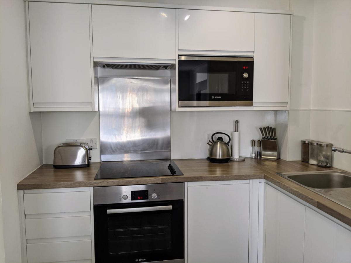 Saffron Court By Wycombe Apartments - Apt 06 ไฮวิคัมบ์ ภายนอก รูปภาพ